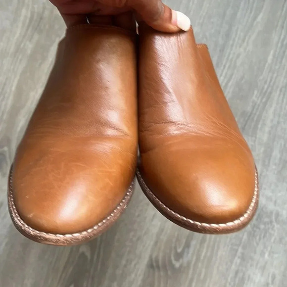 Madewell Harper Mules-English Saddle - Picture 5 of 12